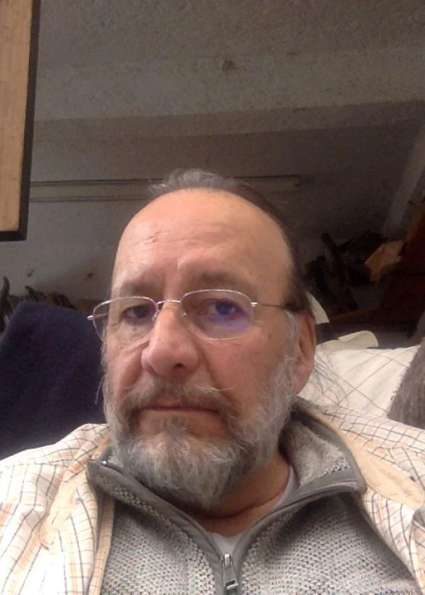 <em>Cristóbal R. comprador de facebook</em>